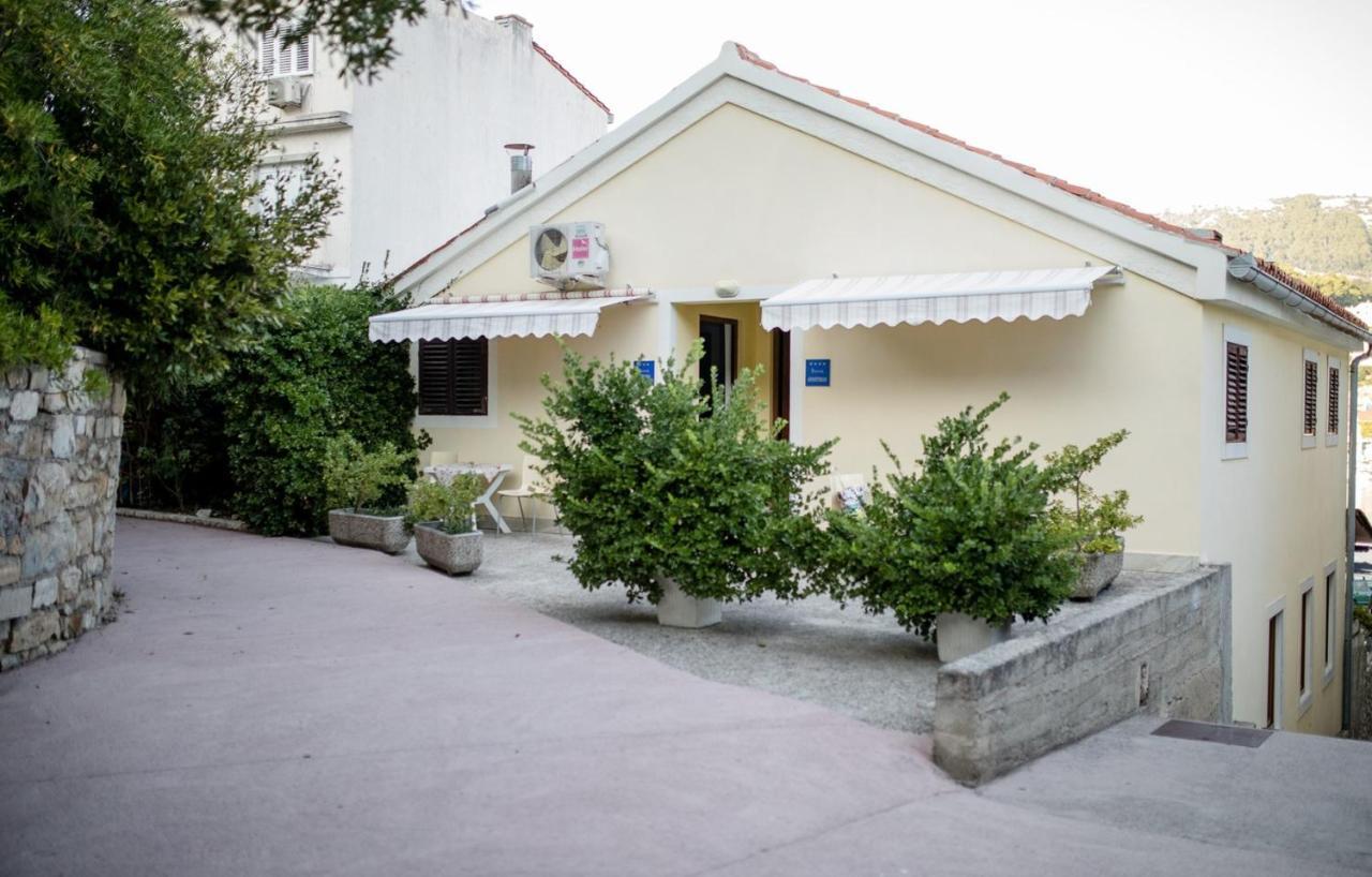 Apartments Vladimir 2835 Rab Town Bagian luar foto